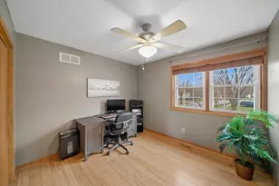 3195 Village Green Dr, Aurora, IL 60504 - Photo 17