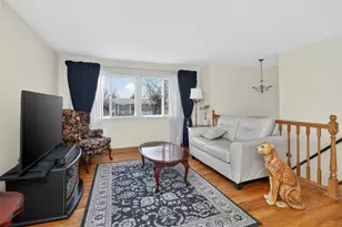 906 Jeffery Ct, Schaumburg, IL 60193 - Photo 7