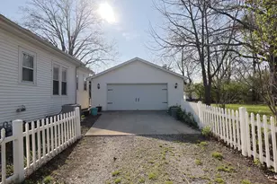 501 N Shelby Ave, Salem, IL 62881 - Photo 5