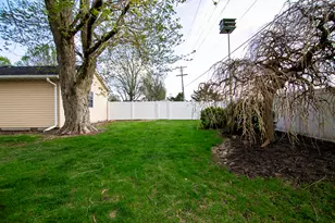 325 N Elm St, Herscher, IL 60941 - Photo 21