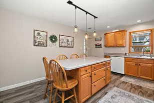 325 N Elm St, Herscher, IL 60941 - Photo 5