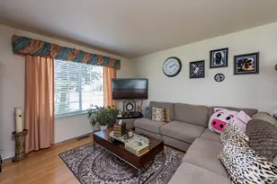 783 S Providence Ln, Round Lake, IL 60073 - Photo 5