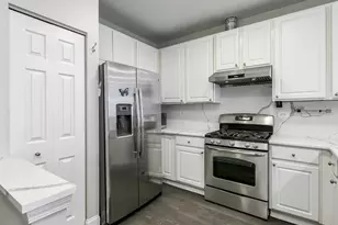 2331 Overlook Ct, Naperville, IL 60563 - Photo 7