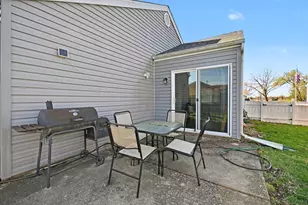 2311 Bluebell Ct, Aurora, IL 60506 - Photo 3