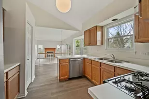 1433 Polo Dr, Bartlett, IL 60103 - Photo 3
