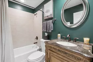 930 N Clark St, Chicago, IL 60610 - Photo 17