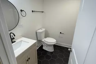 654 W 111th St, Chicago, IL 60628 - Photo 19