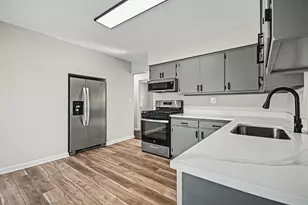 750 Duncan Dr, Aurora, IL 60506 - Photo 7