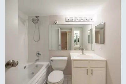 711 W Gordon Terrace #810, Chicago, IL 60613 - Photo 11