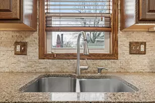 37 Ashley Ln, Champaign, IL 61820 - Photo 11