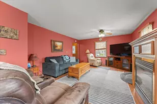 37 Ashley Ln, Champaign, IL 61820 - Photo 5