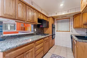 9232 S Eggleston Ave, Chicago, IL 60620 - Photo 7