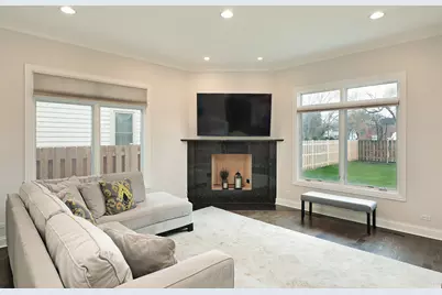 2026 Maple Avenue, Northbrook, IL 60062 - Photo 3