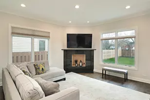 2026 Maple Ave, Northbrook, IL 60062 - Photo 3