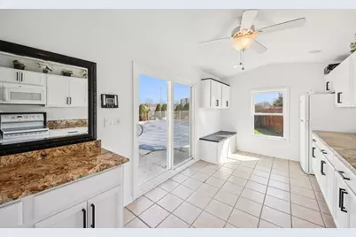 2019 E Avon Lane, Arlington Heights, IL 60004 - Photo 47