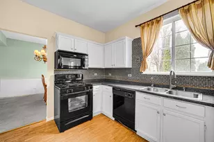 176 Sandalwood Ln, Bolingbrook, IL 60440 - Photo 7