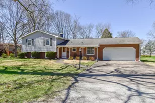1507 S Oak St, Pontiac, IL 61764 - Photo 1