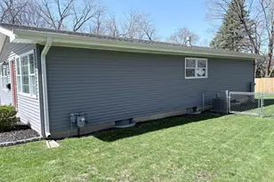 924 Spring Ave, Saint Charles, IL 60174 - Photo 5