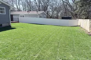 924 Spring Ave, Saint Charles, IL 60174 - Photo 9