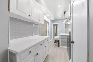 7115 S Rockwell St, Chicago, IL 60629 - Photo 7