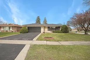 1008 W Ash Dr, Mount Prospect, IL 60056 - Photo 3