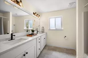 627 Grace Dr, Lake in the Hills, IL 60156 - Photo 25
