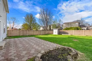627 Grace Dr, Lake in the Hills, IL 60156 - Photo 43