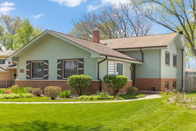 256 S Ellyn Avenue, Glen Ellyn, IL 60137 - Photo 1