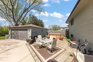 256 S Ellyn Ave, Glen Ellyn, IL 60137 - Photo 17