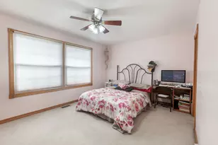 935 Brower Dr, Roselle, IL 60172 - Photo 11