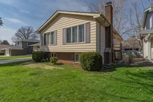 4242 Pinewood Ln, Matteson, IL 60443 - Photo 3