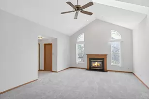 144 Canterbury Ct, Bloomingdale, IL 60108 - Photo 5