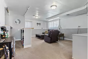 8755 N Oleander Ave, Niles, IL 60714 - Photo 11