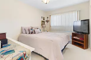 8755 N Oleander Ave, Niles, IL 60714 - Photo 15