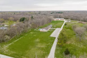 3275 Tohill Ln, Decatur, IL 62521 - Photo 9