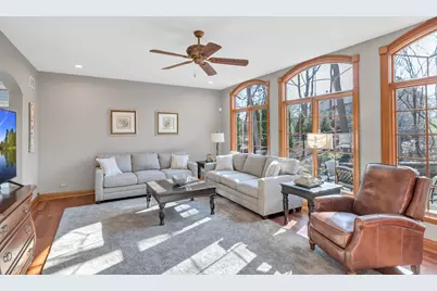 710 Reserve Court, South Elgin, IL 60177 - Photo 9