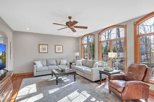 710 Reserve Ct, South Elgin, IL 60177 - Photo 9