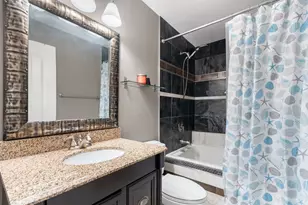 9A Kingery Quarter, Willowbrook, IL 60527 - Photo 9