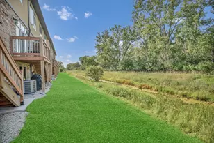 70 Prairie Ct, Wheeling, IL 60090 - Photo 3