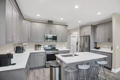 70 Prairie Court, Wheeling, IL 60090 - Photo 7