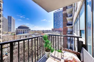 2740 N Pine Grove Ave, Chicago, IL 60614 - Photo 17