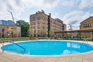 3930 N Pine Grove Ave, Chicago, IL 60613 - Photo 19