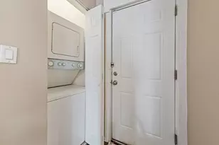 1214 W Melrose St, Chicago, IL 60657 - Photo 19