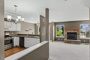 2010 Orchard Ln, Carpentersville, IL 60110 - Photo 5