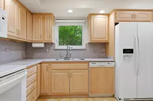 2453 Seville Cir, Northbrook, IL 60062 - Photo 9