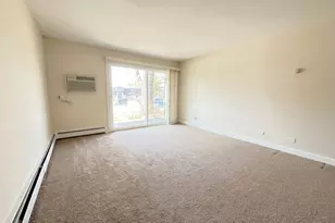 915 Westmoreland Dr, Vernon Hills, IL 60061 - Photo 5