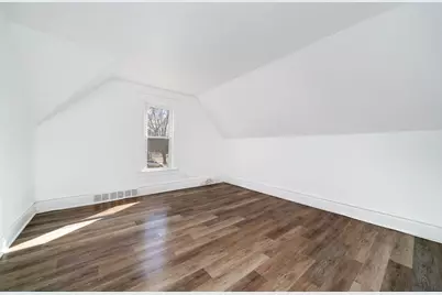 906 S 5th Street, Rockford, IL 61104 - Photo 5