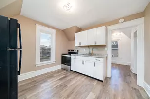 906 S 5th St, Rockford, IL 61104 - Photo 9