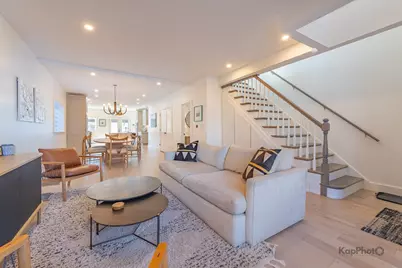 2921 N Seeley Avenue, Chicago, IL 60618 - Photo 3