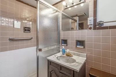 8736 N Ozark Avenue, Niles, IL 60714 - Photo 13